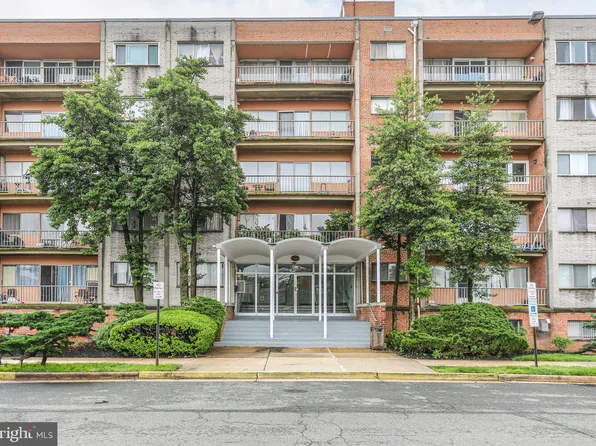 401 N Armistead St APT 309, Alexandria, VA 22312