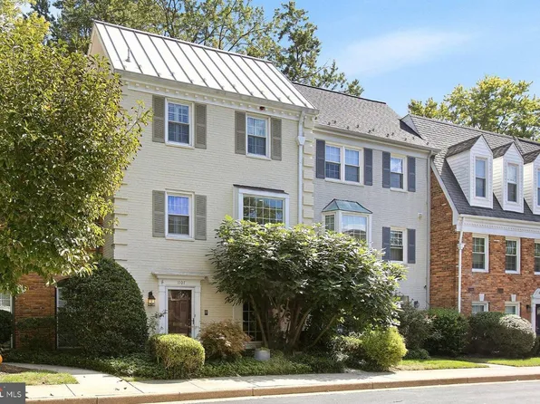 1107 Wimbledon Dr, Mc Lean, VA 22101