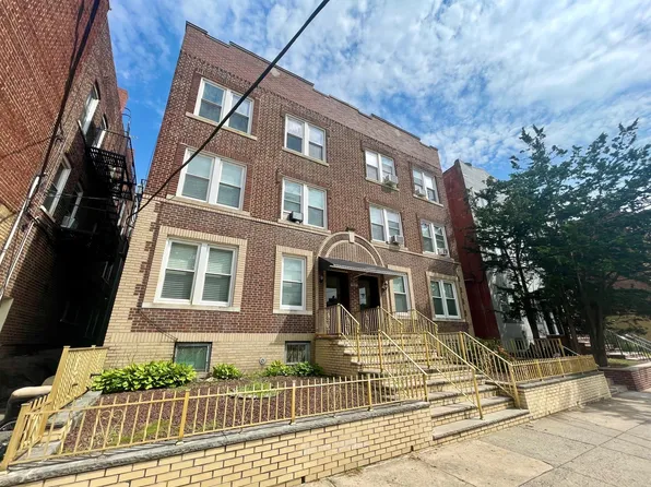 228 Avenue E APT 6, Bayonne, NJ 07002