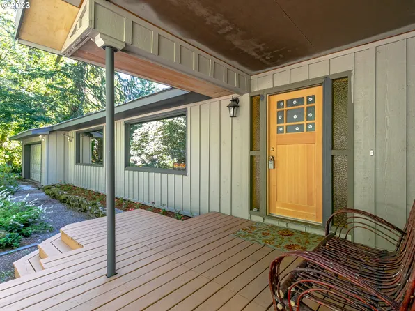 27515 E Belle Lake Rd, Rhododendron, OR 97049