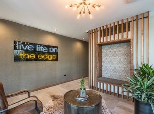 Edge @ Sheridan - 5910 N Sheridan Rd, Chicago, IL 60660