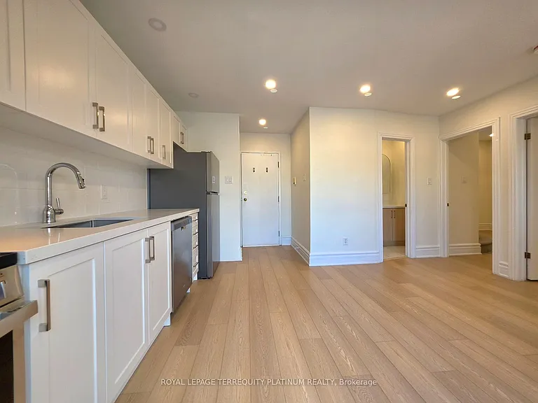 11 Beaconsfield Ave — Photo 9