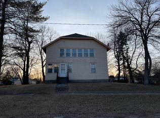 105 1st St SE, Morristown, MN 55052