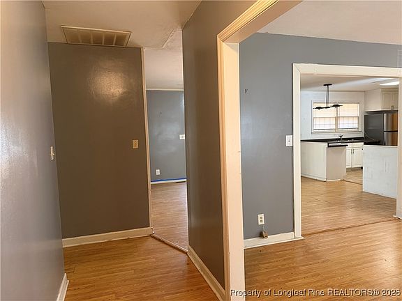 5th image of 511 Sherman Dr