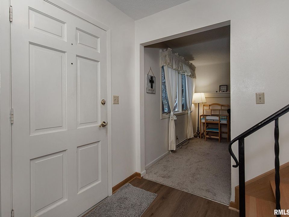 2718 Avalon Dr, Bettendorf, IA 52722 Zillow