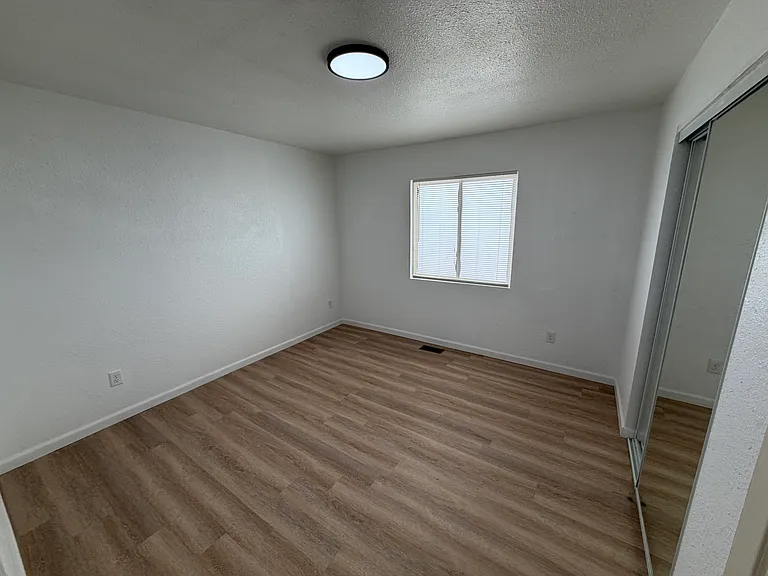 1530 E Ash St — Photo 5