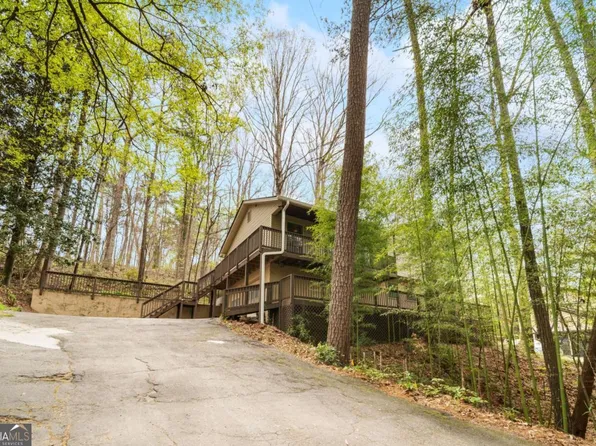 5121 Heather Rd SE, Smyrna, GA 30082