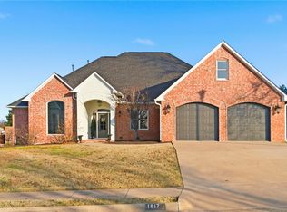 1817 S 27th Pl, Rogers, AR 72758