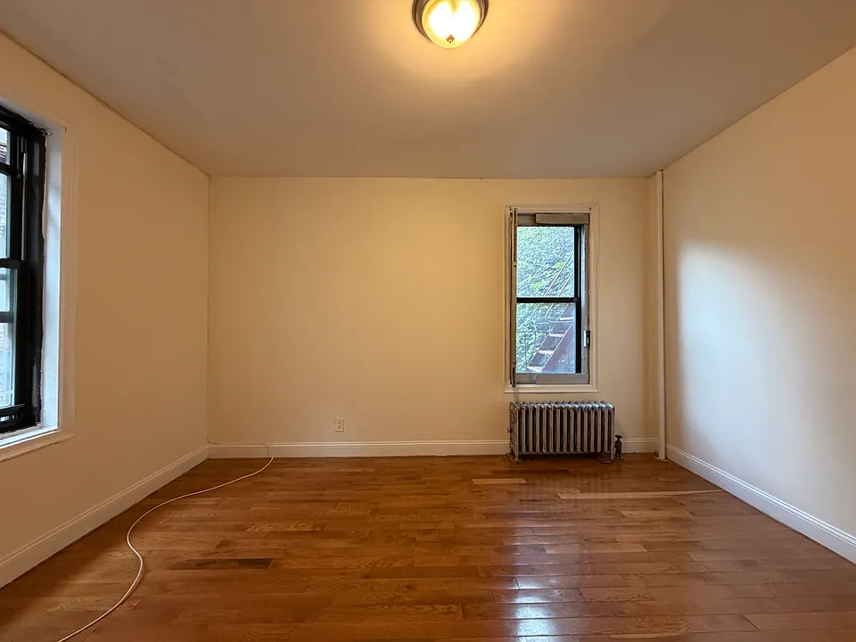 30 Dongan Pl #4K