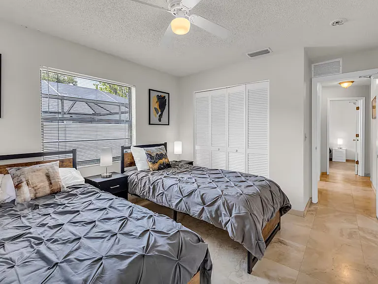 5462 Colonial Oaks Blvd — Photo 41