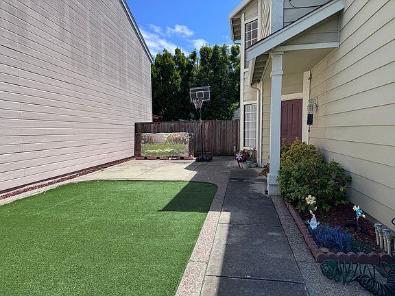 3rd image of 34266 Kenwood Dr