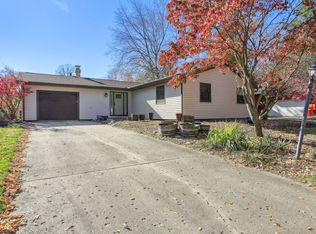 2311 Barberry Dr, Champaign, IL