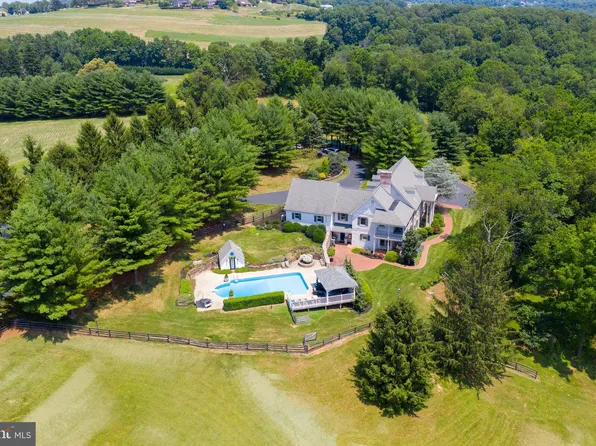 720 Aldinger Dr, Dallastown, PA 17313
