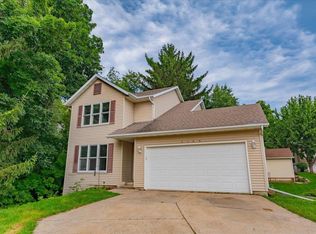 6108 White Pine Way, Fitchburg, WI 53719