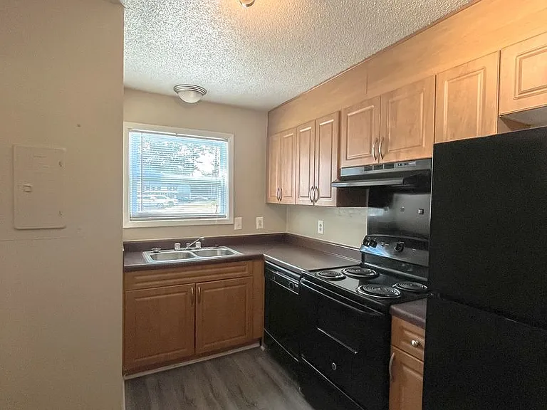 Brynn Marr Village — Photo 40