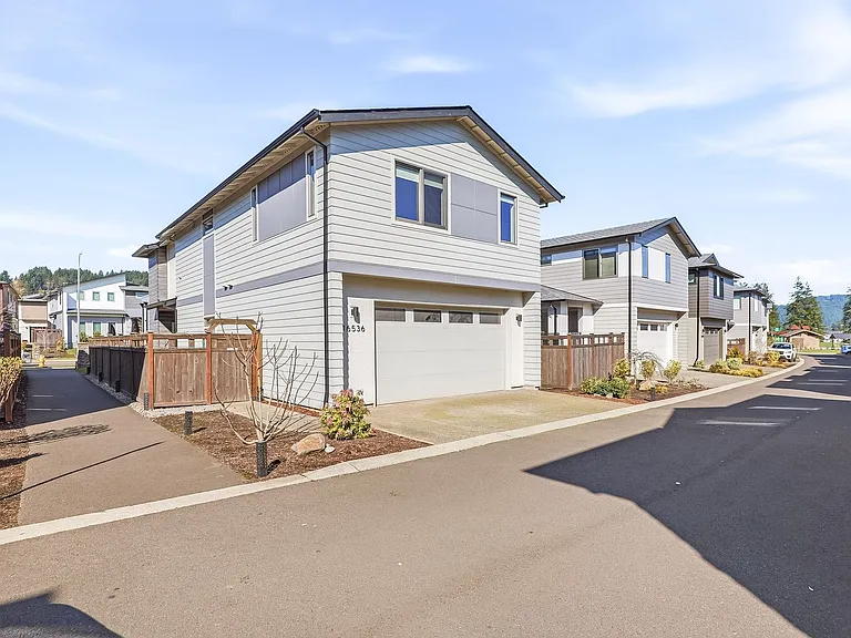 16536 SE Pleasant Valley Pkwy — Photo 20