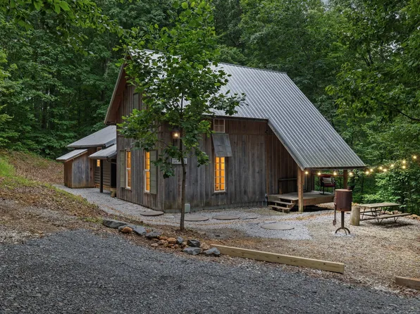 228 Rack Rd, Bon Aqua, TN 37025