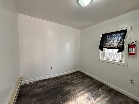 2nd image of 247 Inslee Pl Floor 3