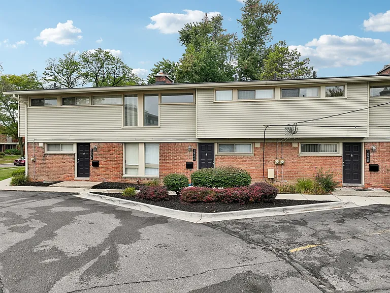 Eton Square Apartments and Townhomes — Photo 46