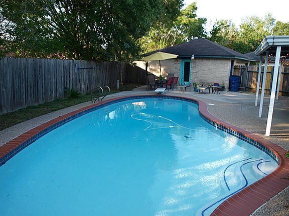 DOOR TO WORKSHOP IN BACKGROUND