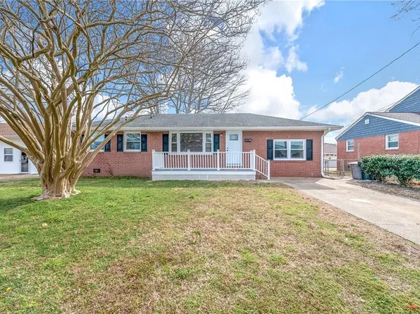 9 Prince George Dr, Hampton, VA 23669
