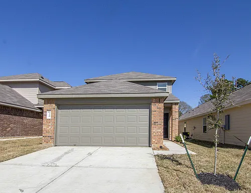 348 Upper Creek Dr Photo 1