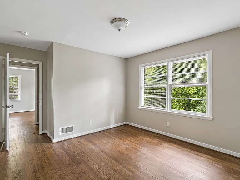 2616 Wood Dr NE — Photo 15