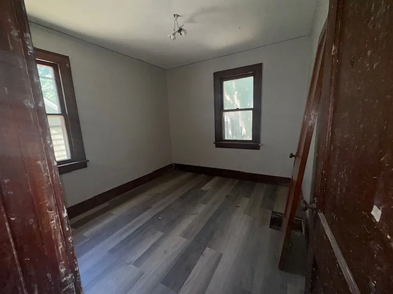 1208 W 15th St — Photo 4