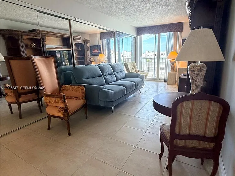 720 Collins Ave #506 — Photo 6