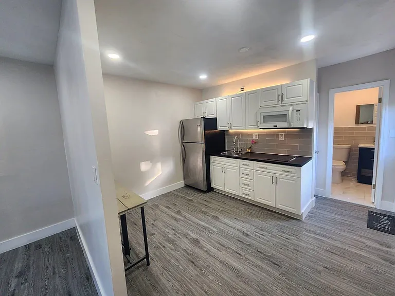 11520 Pinkston Dr — Photo 1