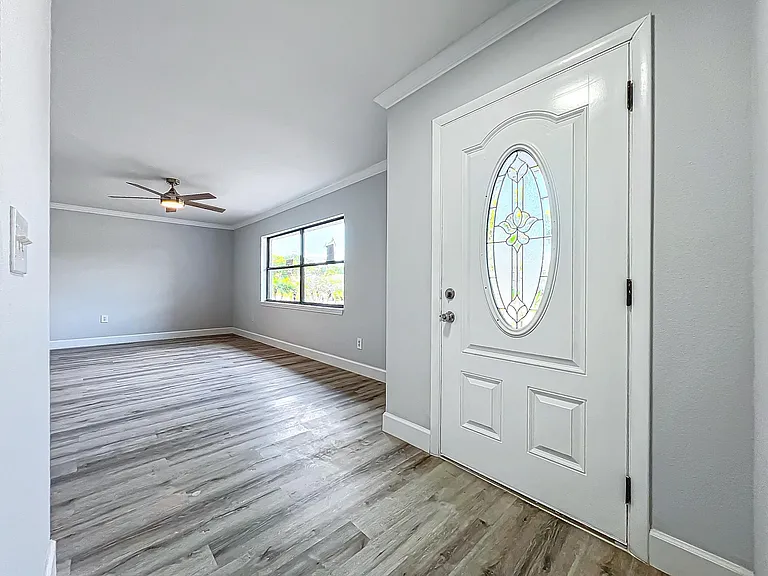 3230 Caulfield St — Photo 18