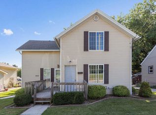 2013 S 10th St, Manitowoc, WI 54220