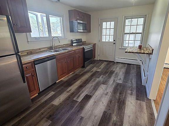 4th image of 2 Scott Ave