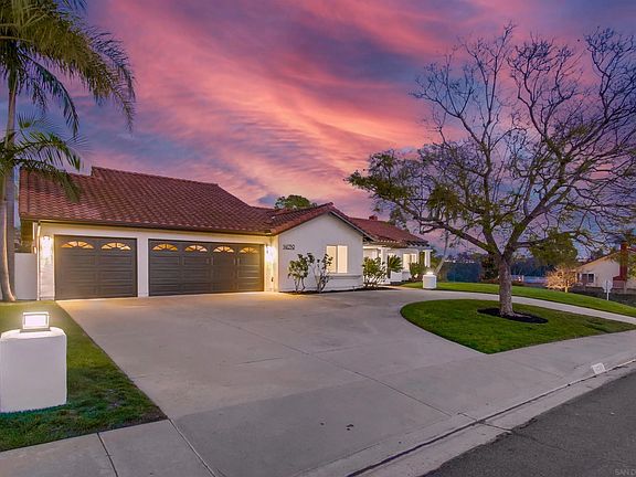 3rd image of 14039 Arbolitos Dr