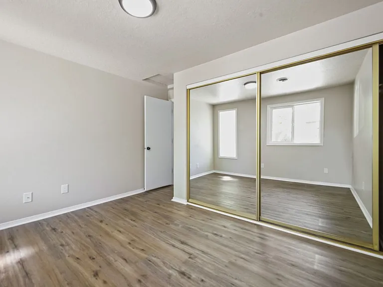 4921 SW 59th Ave — Photo 7