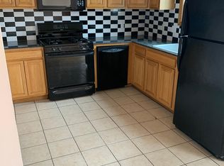 330 Smith St, Fall River, MA 02721