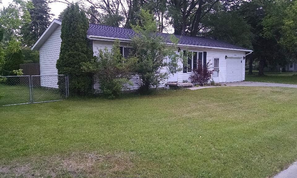 1st image of 2405 La Forest Ave