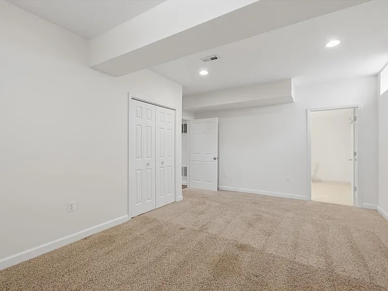 20242 Hidden Creek Ct — Photo 34