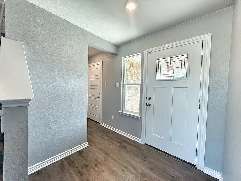 108 Bass Ln — Photo 4