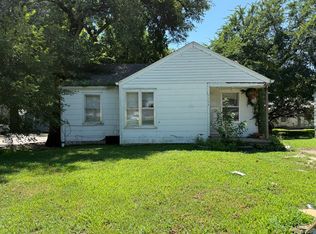 1129 Claflin Rd, Manhattan, KS 66502