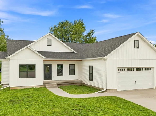 209 Laci Dru Dr, Mediapolis, IA 52637