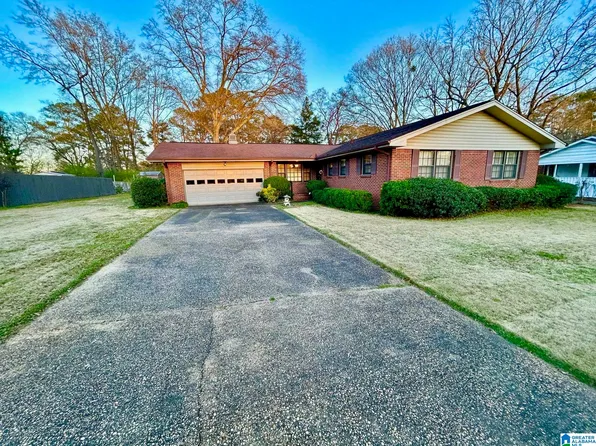 112 Newport Dr, Bessemer, AL 35023