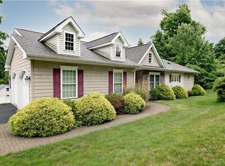 22 Silver Ridge Ln #22, Naugatuck, CT 06770