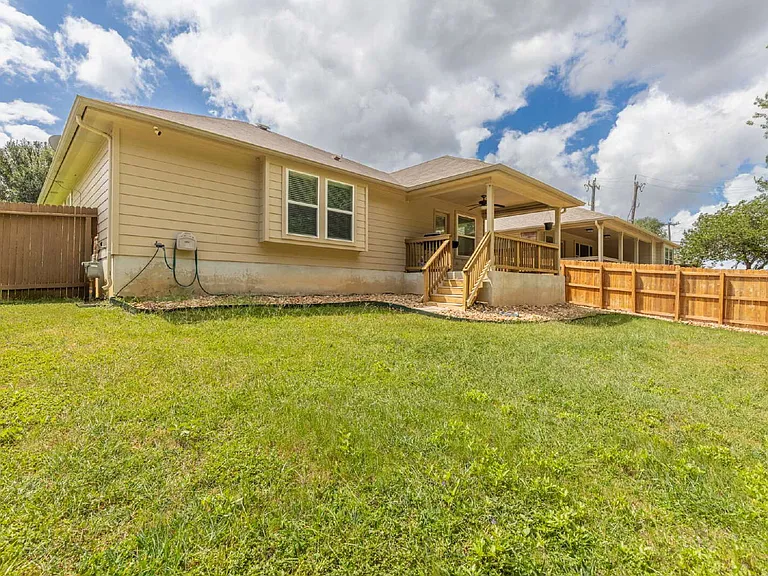 7111 Watertrout Bay — Photo 32