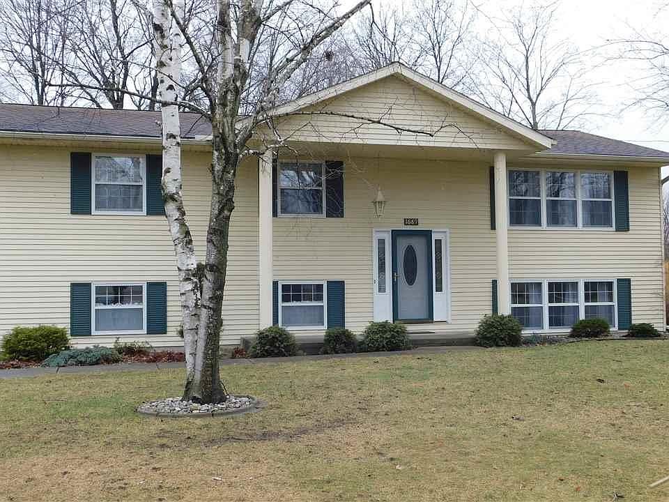 1st image of 1689 Horseshoe Cir
