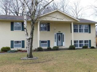 1689 Horseshoe Cir, Saginaw, MI 48609
