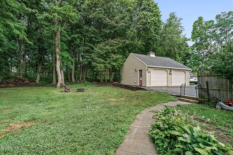 4th image of 2680 New Scotland Road