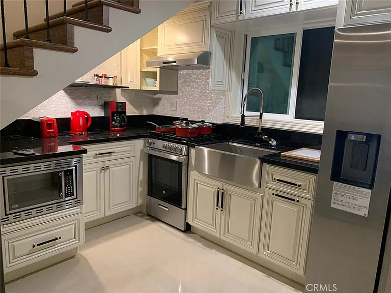 22972 Avenue San Luis #A — Photo 20