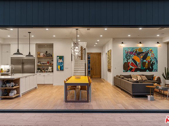 4th image of 1078 Superba Ave