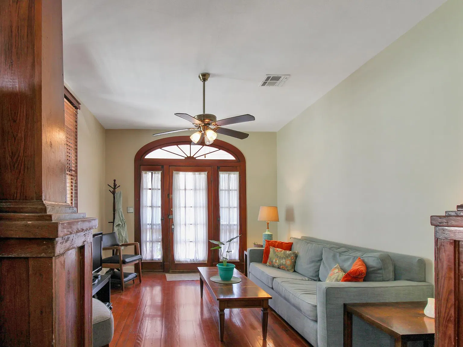 2 bed, 815 sqft, $1,475 — Photo 3